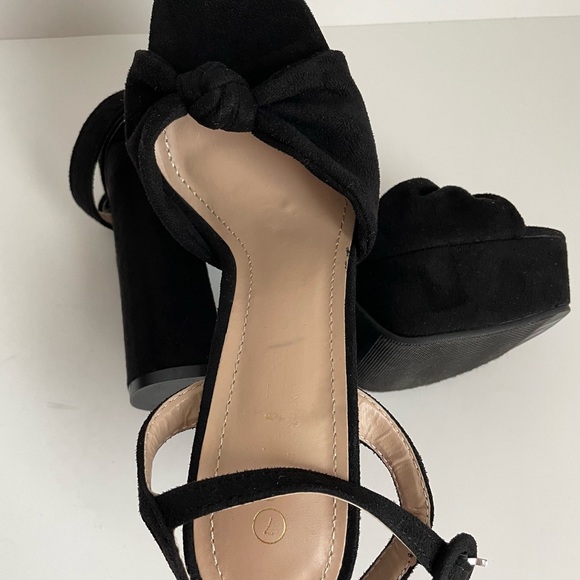 BLACK HEEL SANDALS SIZE
7. - Picture 5 of 12